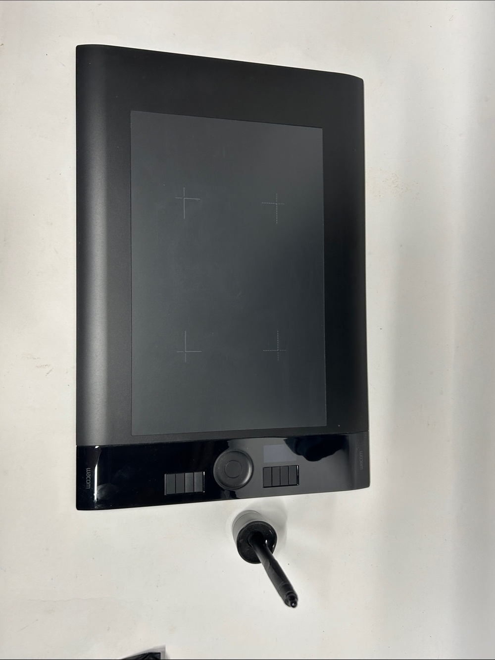 Wacom Intuos4 PTK-840 Graphics drawing Tablet - Black with pen